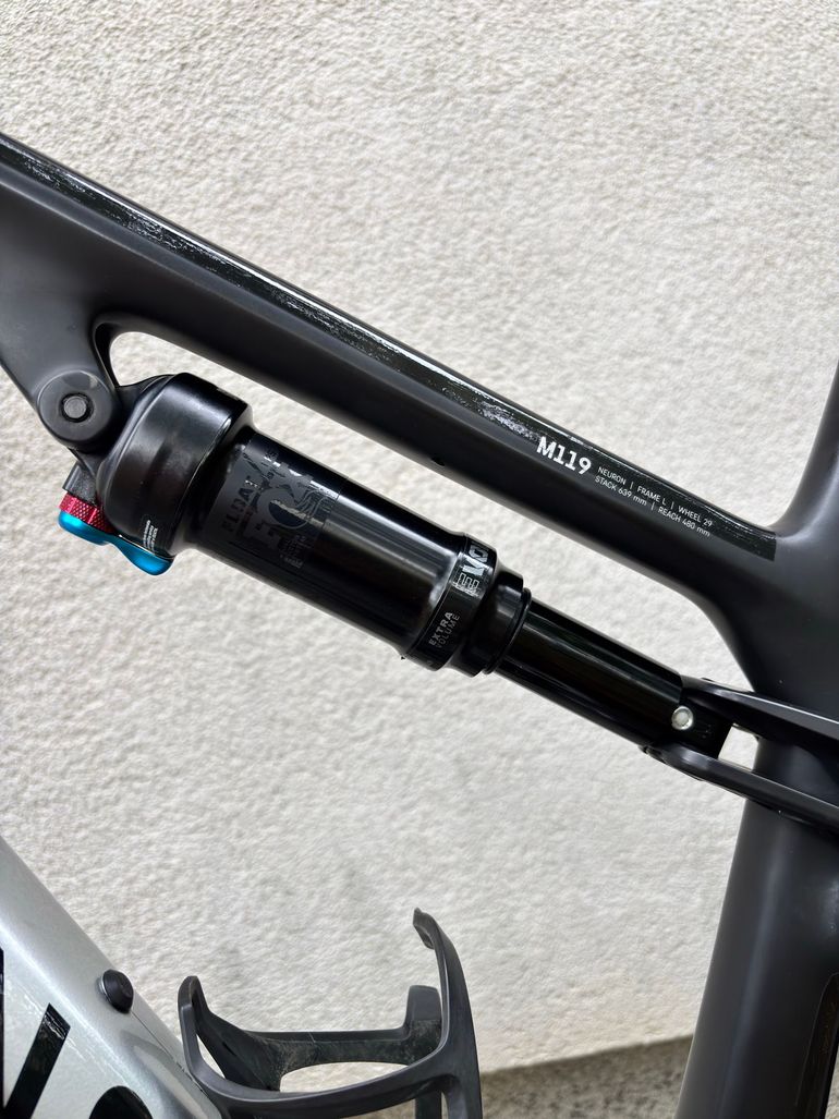 Canyon Neuron CF 8 2024 2024 Mountainbike d'occasion — image 17 sur 24