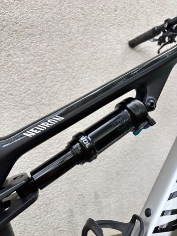 Canyon Neuron CF 8 2024 2024 Mountainbike d'occasion — image 10 sur 24
