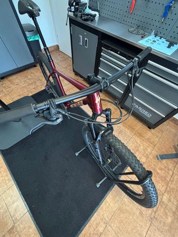Used Specialized Chisel Custom Build (Sid SL, Crossmax SL, GX Eagle, Magura MT4, Dropper post) 2024 Mountainbike, Red — image 3 of 4