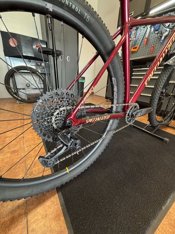 Used Specialized Chisel Custom Build (Sid SL, Crossmax SL, GX Eagle, Magura MT4, Dropper post) 2024 Mountainbike, Red — image 2 of 4