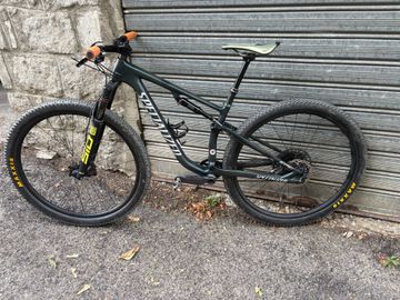 Used Specialized Epic SRAM GX Eagle AXS 2021 Mountainbike, Green — image 1 of 5