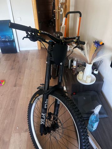Używany Santa Cruz V10 SRAM X01 DH 2024 Mountainbike — zdjęcie 6 z 12