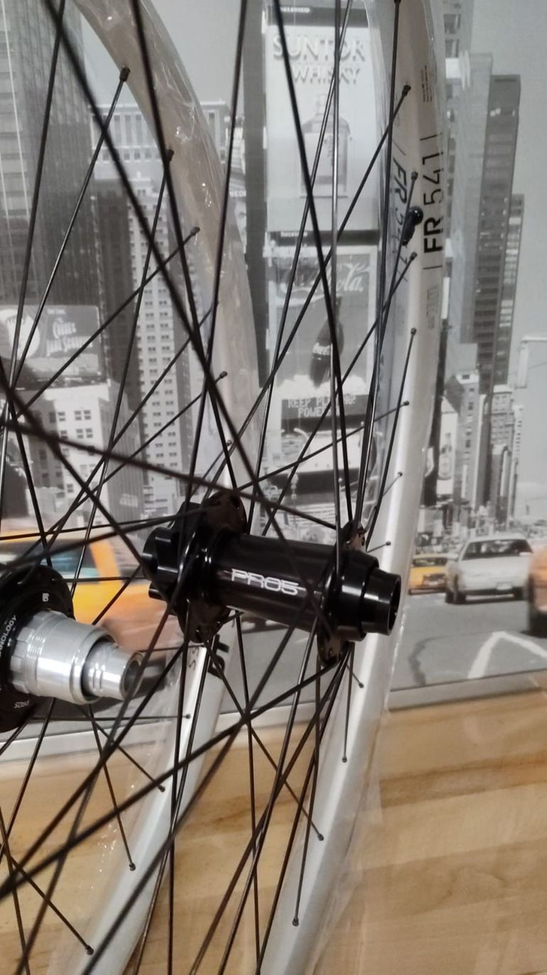 Używany Santa Cruz V10 SRAM X01 DH 2024 Mountainbike — zdjęcie 12 z 12