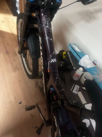 Używany Santa Cruz V10 SRAM X01 DH 2024 Mountainbike — zdjęcie 4 z 12