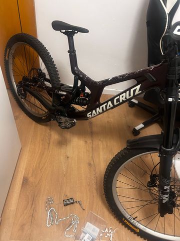 Używany Santa Cruz V10 SRAM X01 DH 2024 Mountainbike — zdjęcie 2 z 12