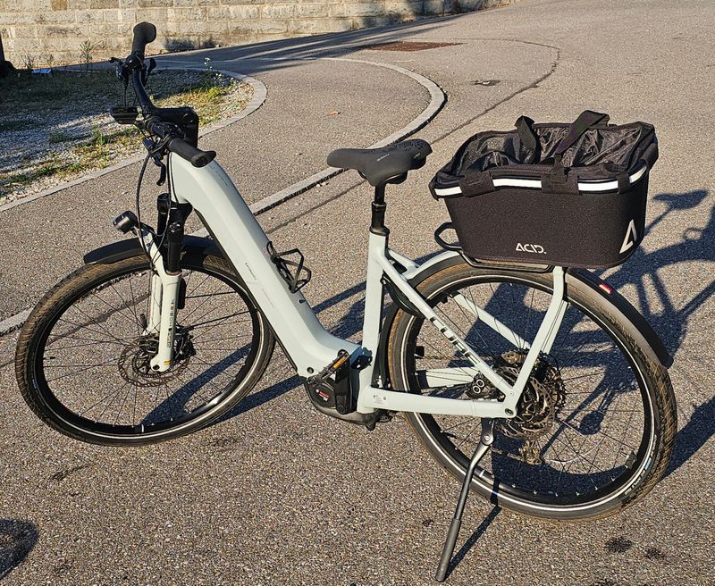 Käytetty Cube Kathmandu Hybrid EX 800 2025 Urban & Touring