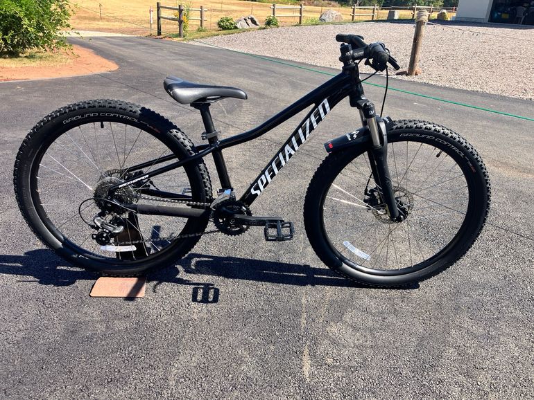 Used Specialized Rockhopper 26 2022 2022 Mountainbike, Black, 26 — image 1 of 7