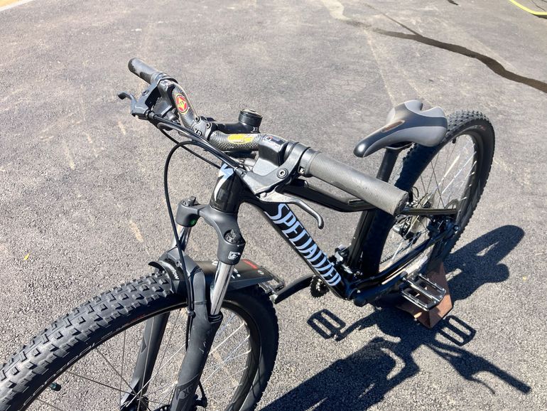 Used Specialized Rockhopper 26 2022 2022 Mountainbike, Black, 26 — image 5 of 7
