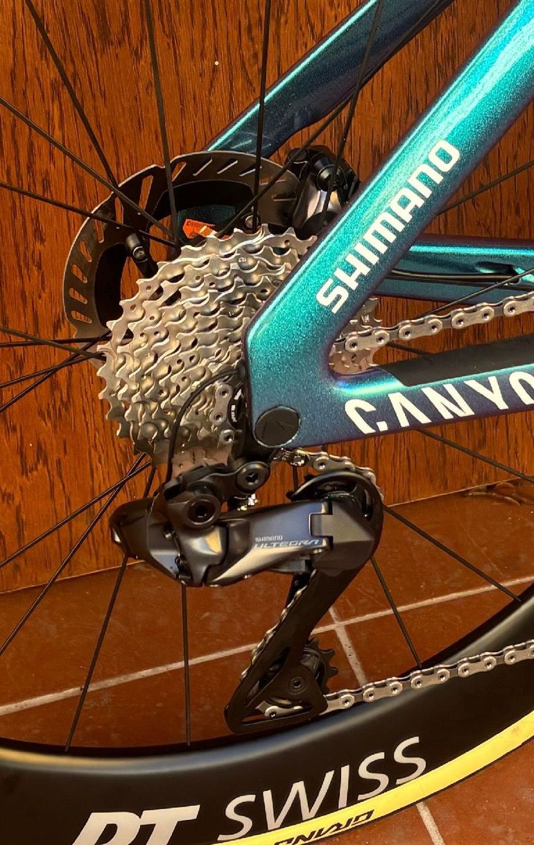 Gebrauchtes Canyon Aeroad Shimano Ultegra Di2 2023 Road & Gravel, Blau — Bild 2 von 6