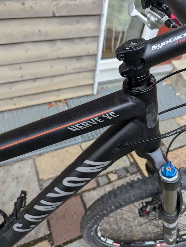 Used Canyon Nerve F8 2010 Mountainbike, Black — image 5 of 10