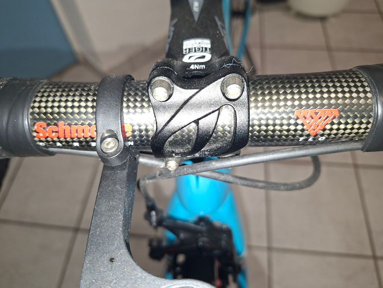 Used Pinarello Dogma Shimano Ultegra Di2 2018 Road & Gravel, Blue — image 9 of 10