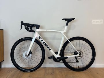 Trek Madone Shimano Ultegra Di2 2026 Road & Gravel d'occasion — image 2 sur 13