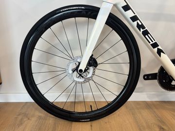Trek Madone Shimano Ultegra Di2 2026 Road & Gravel d'occasion — image 5 sur 13