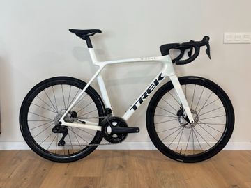 Trek Madone Shimano Ultegra Di2 2026 Road & Gravel d'occasion — image 1 sur 13