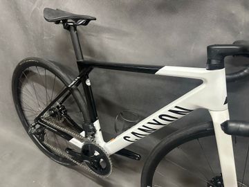 Gebrauchtes Canyon Ultimate CF SL 7 eTap 2023 2023 Road & Gravel, Weiß — Bild 3 von 14