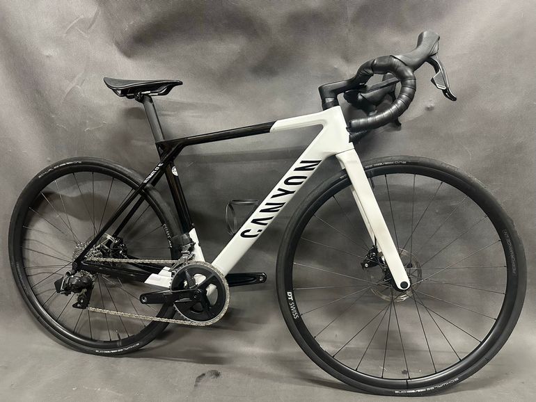 Gebrauchtes Canyon Ultimate CF SL 7 eTap 2023 2023 Road & Gravel, Weiß — Bild 2 von 14