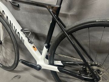 Gebrauchtes Canyon Ultimate CF SL 7 eTap 2023 2023 Road & Gravel, Weiß — Bild 13 von 14
