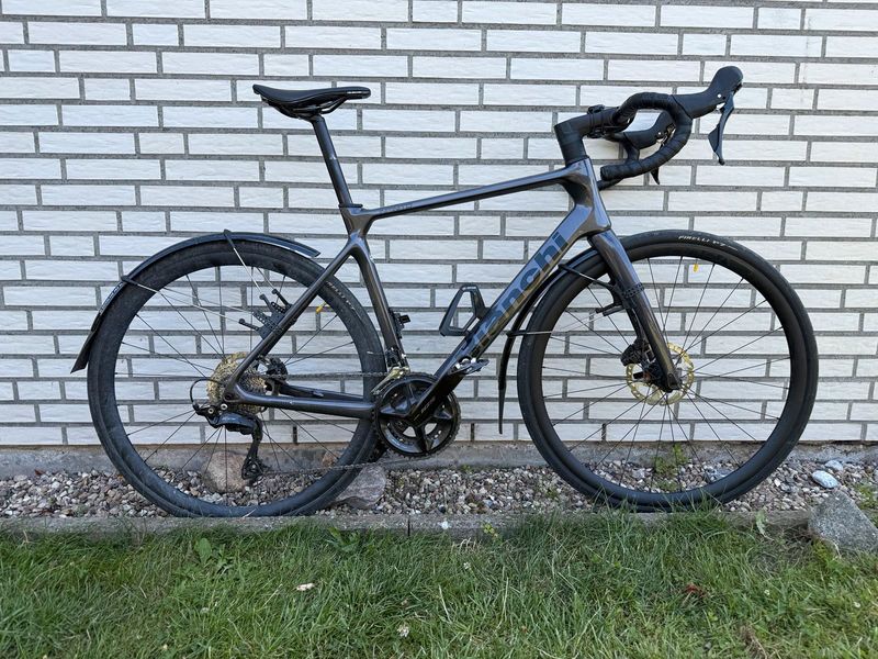 Used Bianchi Infinito XE 105 2025 2025 Road & Gravel