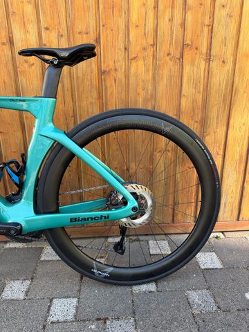 Brugt Bianchi Oltre Comp Ultegra Di2 2025 2025 Road & Gravel — billede 9 af 10