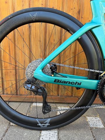 Brugt Bianchi Oltre Comp Ultegra Di2 2025 2025 Road & Gravel — billede 4 af 10