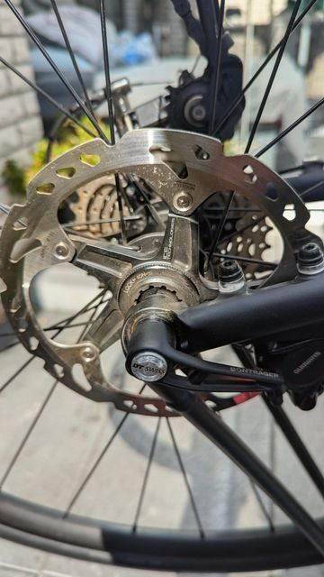 Trek Domane ALR 5 Disc 2018 2018 Road & Gravel usato, Nero — immagine 3 di 8
