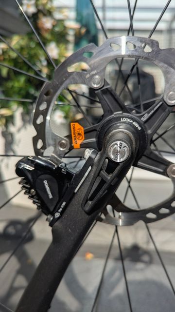 Trek Domane ALR 5 Disc 2018 2018 Road & Gravel usato, Nero — immagine 4 di 8