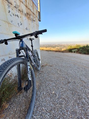 Used Specialized Epic 8 Pro 2024 2024 Mountainbike, Blue, 29 — image 2 of 8