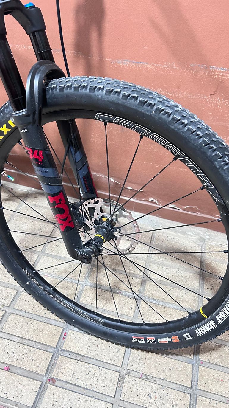Gebrauchtes BH Bikes Lynx 2024 Mountainbike, Hellgrau — Bild 2 von 4