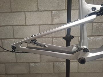 Käytetty Canyon LUX Frameset 2025 Mountainbike — kuva 3 / 15