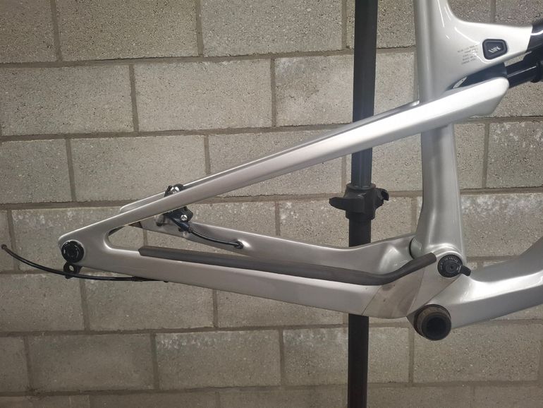 Käytetty Canyon LUX Frameset 2025 Mountainbike — kuva 3 / 15