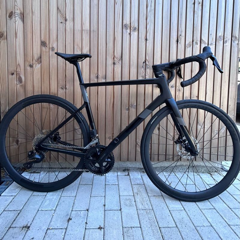 Used Cannondale SuperSix EVO Carbon Disc 105 Di2 2022 2022 Road & Gravel