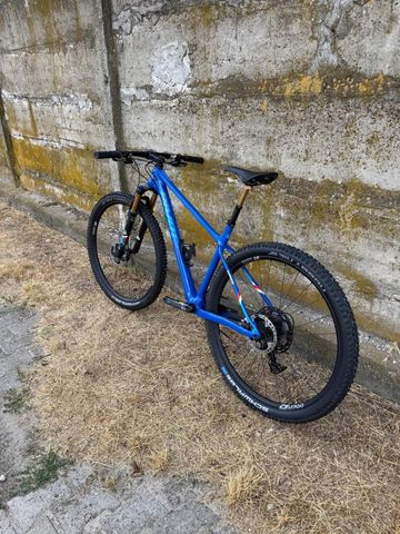 Used Pivot LES SL Team Powermeter 2024 Mountainbike, Blue — image 10 of 11