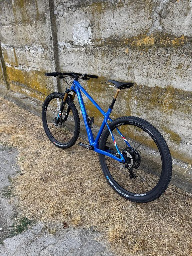 Used Pivot LES SL Team Powermeter 2024 Mountainbike, Blue — image 10 of 11