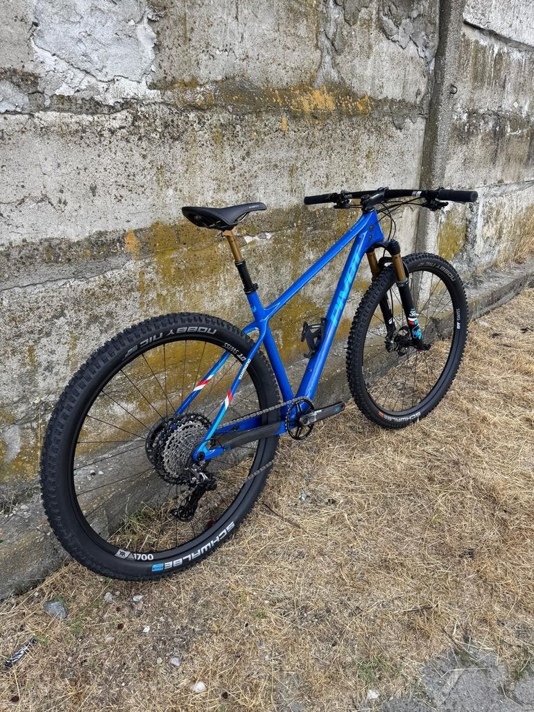 Used Pivot LES SL Team Powermeter 2024 Mountainbike, Blue — image 8 of 11