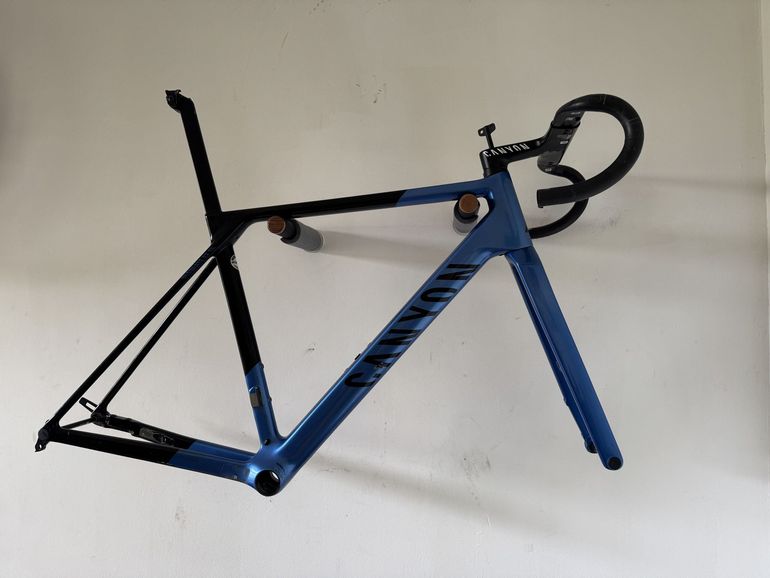 Gebrauchtes Canyon Ultimate CF SL 8 Aero 2023 Frameset 2023 Road & Gravel, Blau — Bild 15 von 16