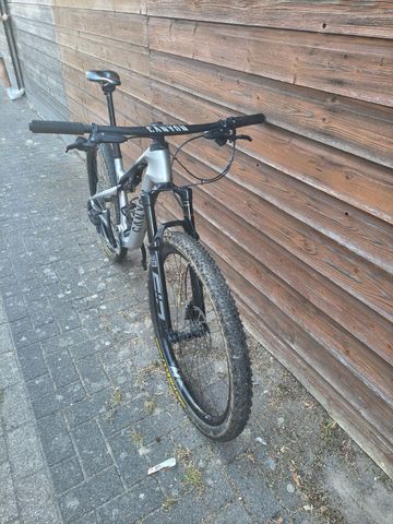 Gebrauchtes Canyon Lux Trail CF 9 2025 2025 Mountainbike, Hellgrau — Bild 2 von 13