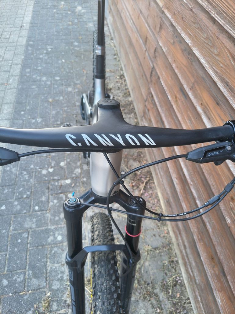 Gebrauchtes Canyon Lux Trail CF 9 2025 2025 Mountainbike, Hellgrau — Bild 4 von 13