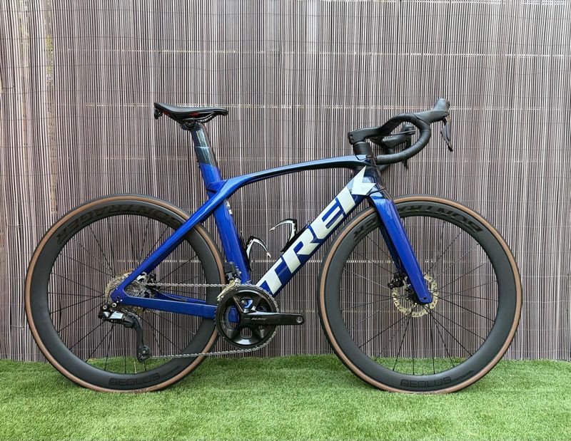 Trek Madone SL 6 Di2 Gen 6 2023 2023 Road & Gravel d'occasion