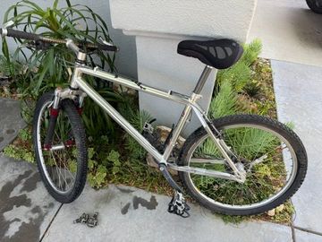 Used Answer Manitou 1993 Mountainbike, Light Gray — image 1 of 16