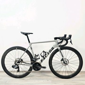 Used FACTOR O2 Disc 2024 Road & Gravel, Light Gray — image 2 of 30