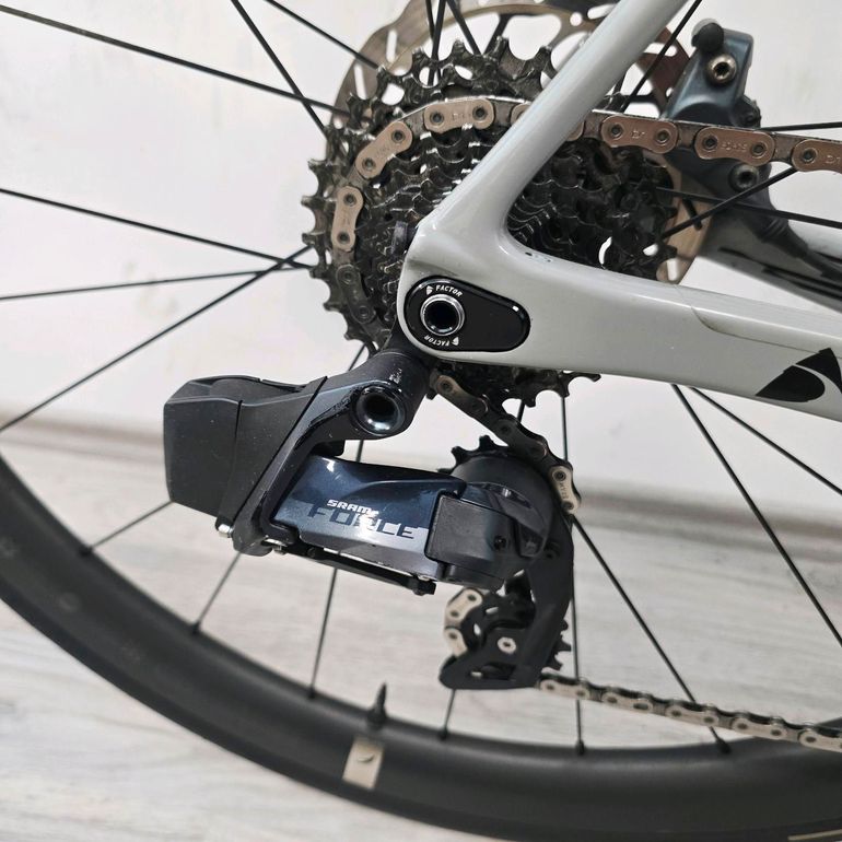 Used FACTOR O2 Disc 2024 Road & Gravel, Light Gray — image 6 of 30