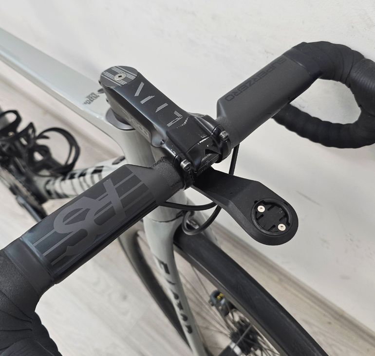 Used FACTOR O2 Disc 2024 Road & Gravel, Light Gray — image 25 of 30