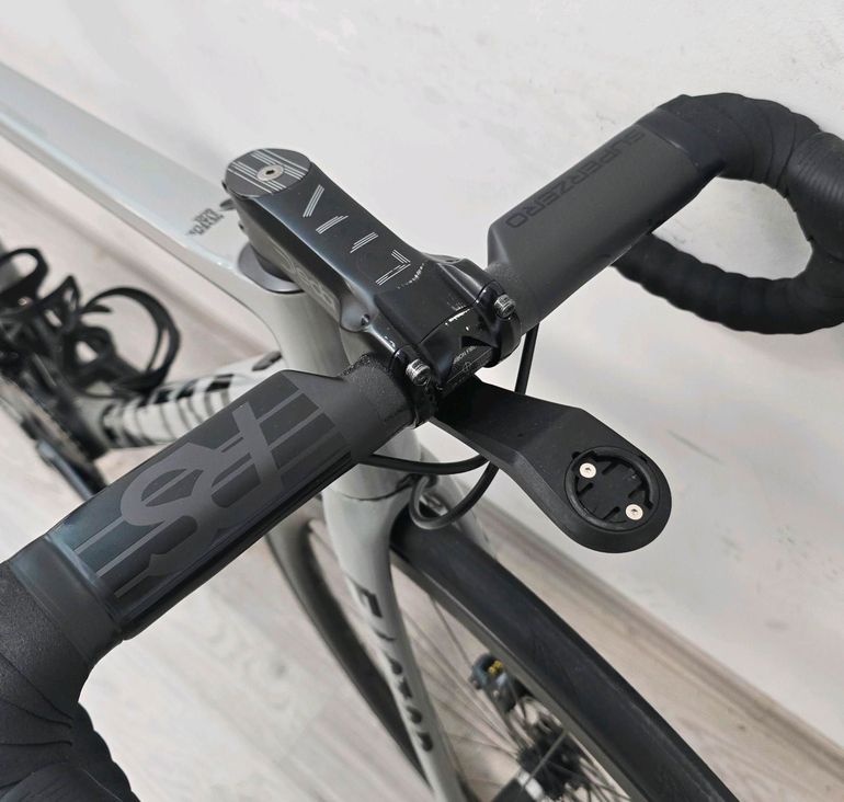 Used FACTOR O2 Disc 2024 Road & Gravel, Light Gray — image 11 of 30