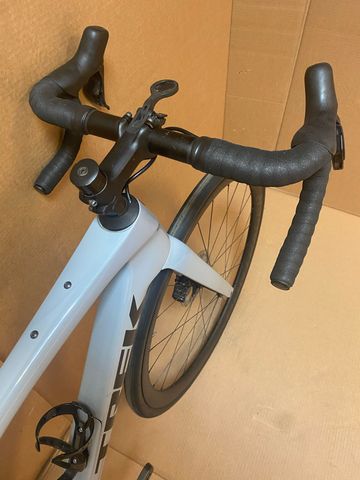 Used Trek Domane Shimano Ultegra Di2 2023 Road & Gravel, Light Gray — image 5 of 12