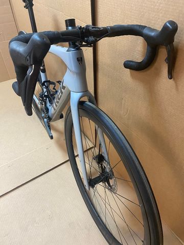 Used Trek Domane Shimano Ultegra Di2 2023 Road & Gravel, Light Gray — image 6 of 12