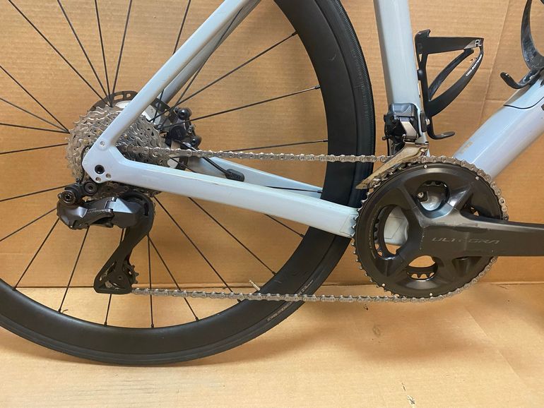 Used Trek Domane Shimano Ultegra Di2 2023 Road & Gravel, Light Gray — image 3 of 12
