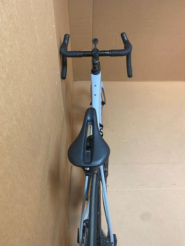 Used Trek Domane Shimano Ultegra Di2 2023 Road & Gravel, Light Gray — image 4 of 12