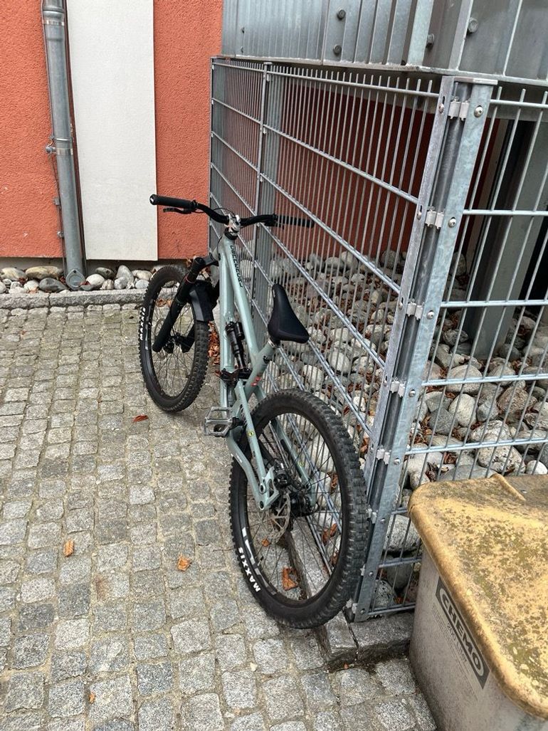 Brugt COMMENCAL CLASH 2025 2025 Mountainbike — billede 10 af 11