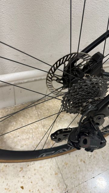 Tweedehands Giant Tcr SL Campagnolo Super Record EPS 2024 Road & Gravel — afbeelding 10 van 15