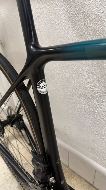 Tweedehands Giant Tcr SL Campagnolo Super Record EPS 2024 Road & Gravel — afbeelding 11 van 15